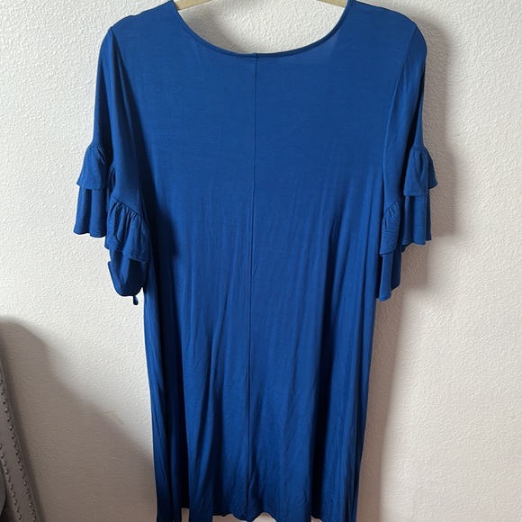 Dress - Picture 2 of 5